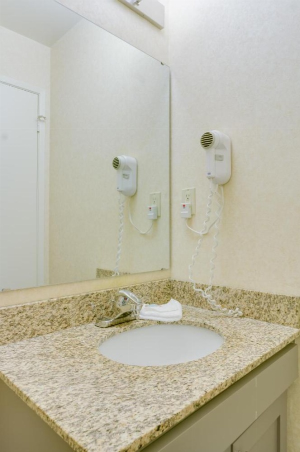 Travelodge by Wyndham San Francisco Bay image 12